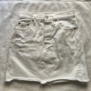 Levi white denim skirt